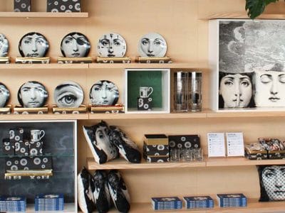 Fornasetti-produkter i butiken