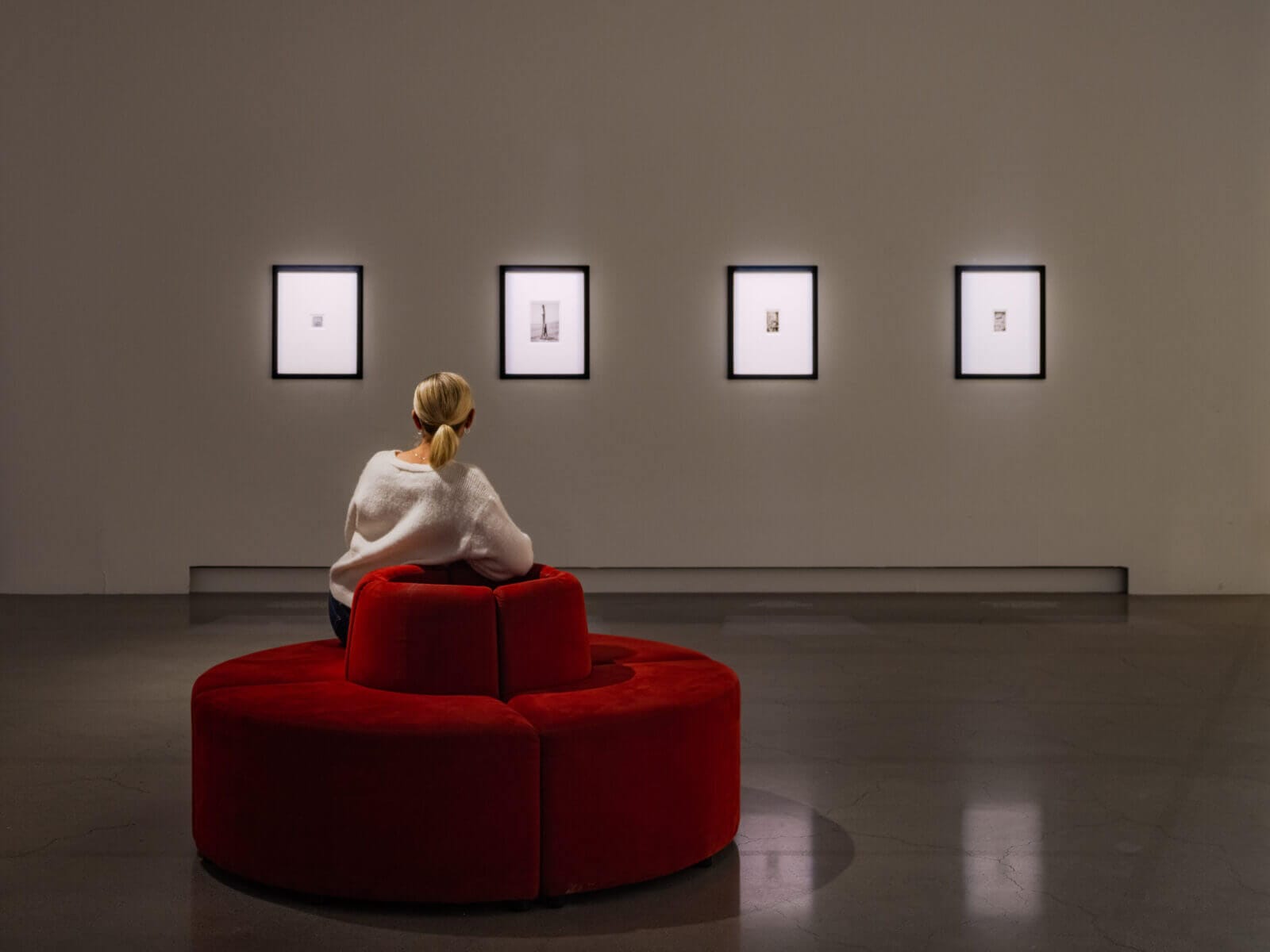 Utställningsvy Muserna som inspirerade och utmanade Picasso, Artipelag. Verk: Lee Miller © Lee Miller Archives, England 2025. All rights reserved. www.leemiller.co.uk. 