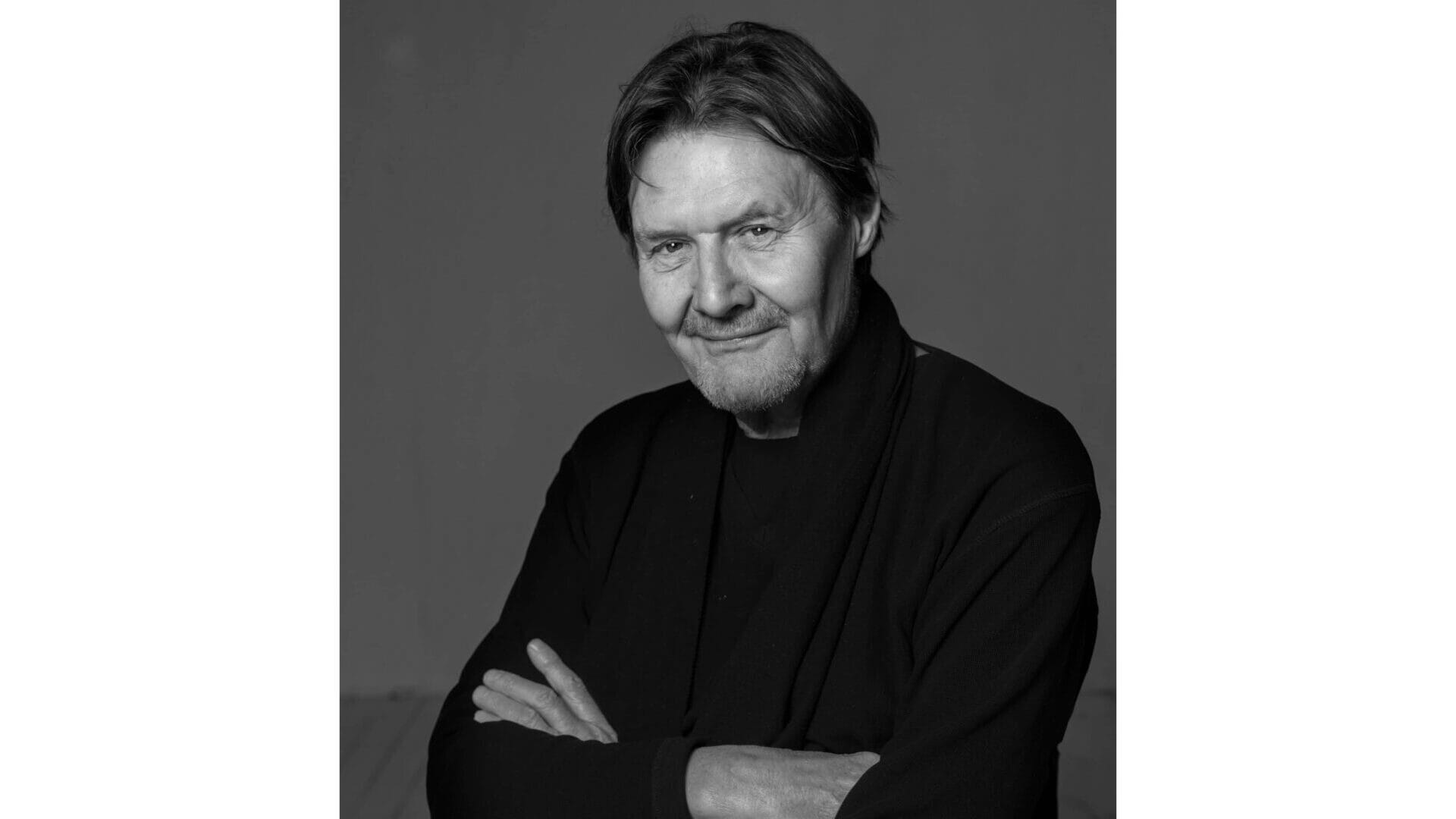 Svartvitt porträtt av Johan Rabaeus.