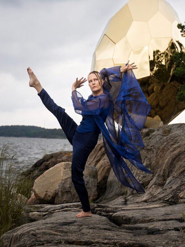 Virpi Pahkinen som dansar